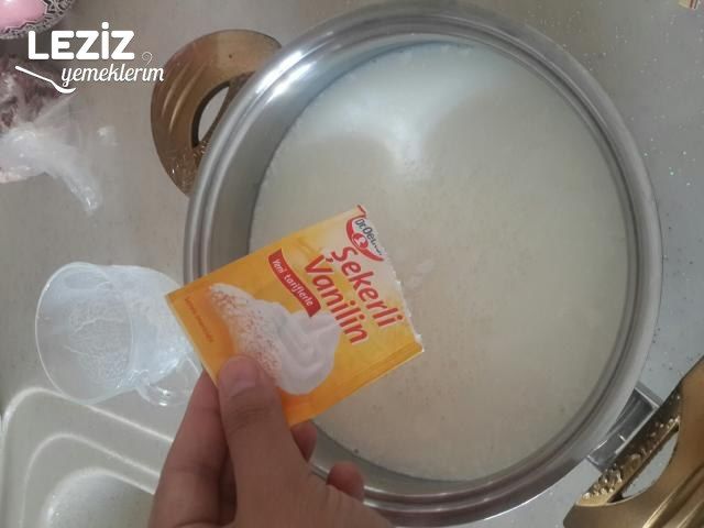 Cevizli Ve Çilekli Güllaç Tarifi