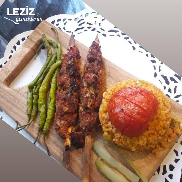 Bulgur Pilavlı Çöp Şiş Köfte