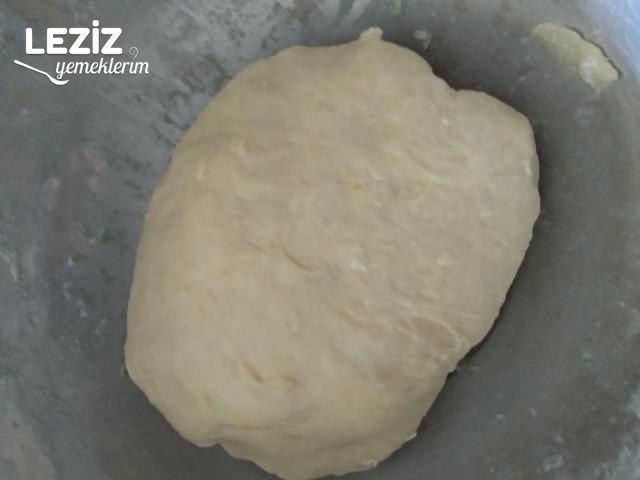 Nefis Sosisli 5 Dk. Poğaçası (Basit Ve Az Malzemeli)