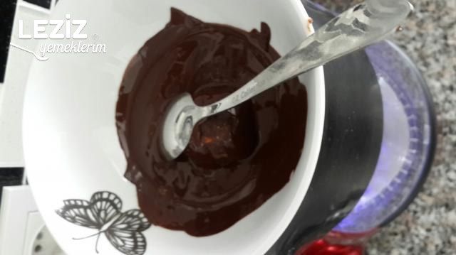 Nefis Çikolatalı Toplar