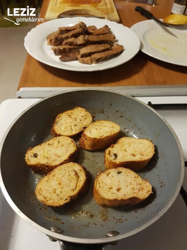 Dana Antrikot Dilimleri
