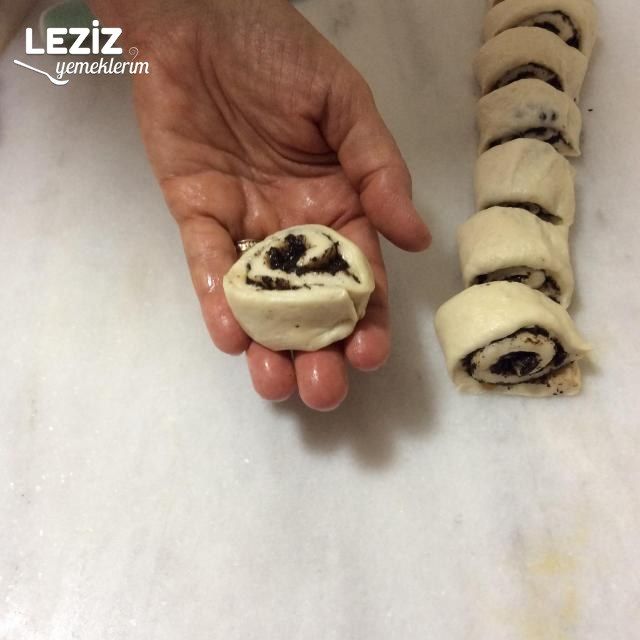 Zeytin Ezmeli Gül Poğaça