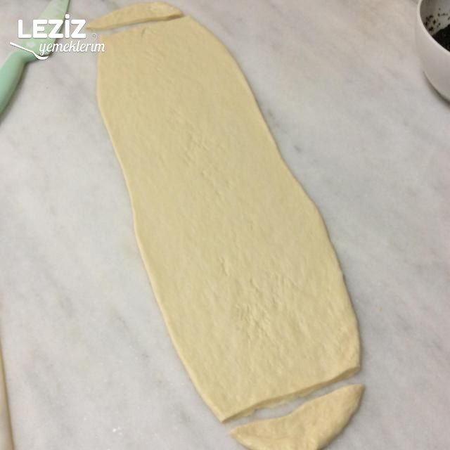 Zeytin Ezmeli Gül Poğaça