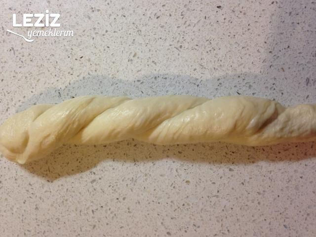 Az Malzemeli Şahane Simit Tarifi