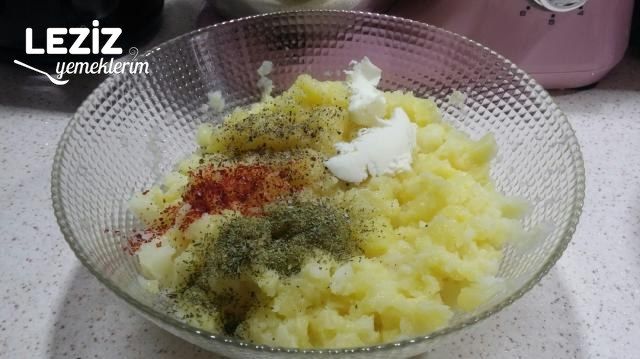 Kıymalı Kaşarlı Şahane Patates Püresi