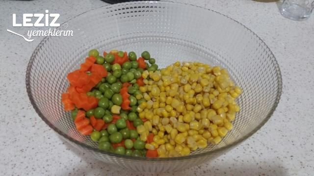 Enfes Mevsim Salatası (Çok Hafif Ve Sağlıklı)