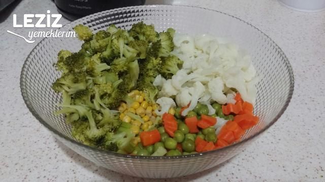 Enfes Mevsim Salatası (Çok Hafif Ve Sağlıklı)