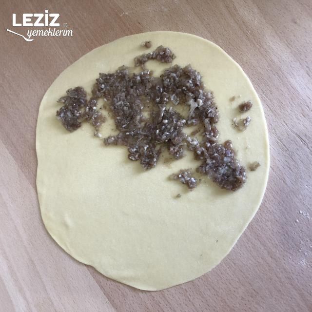 Çok Pratik Çiğ Börek Tarifi