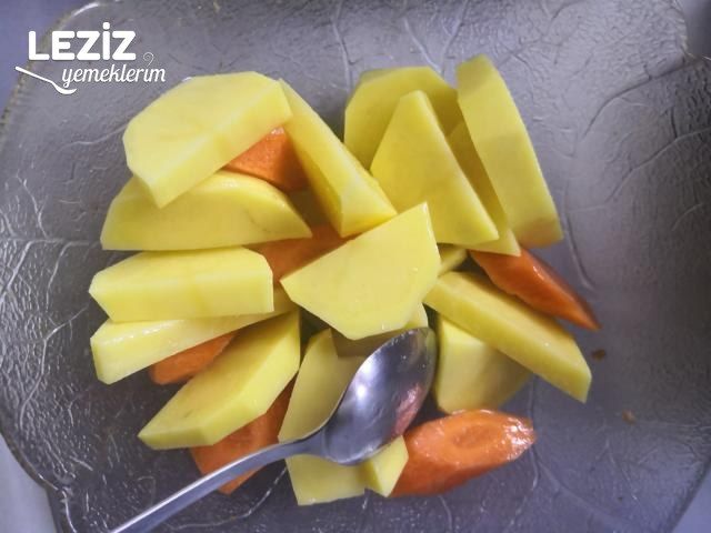 Leziz İkram Yemeği Rosto Köfte