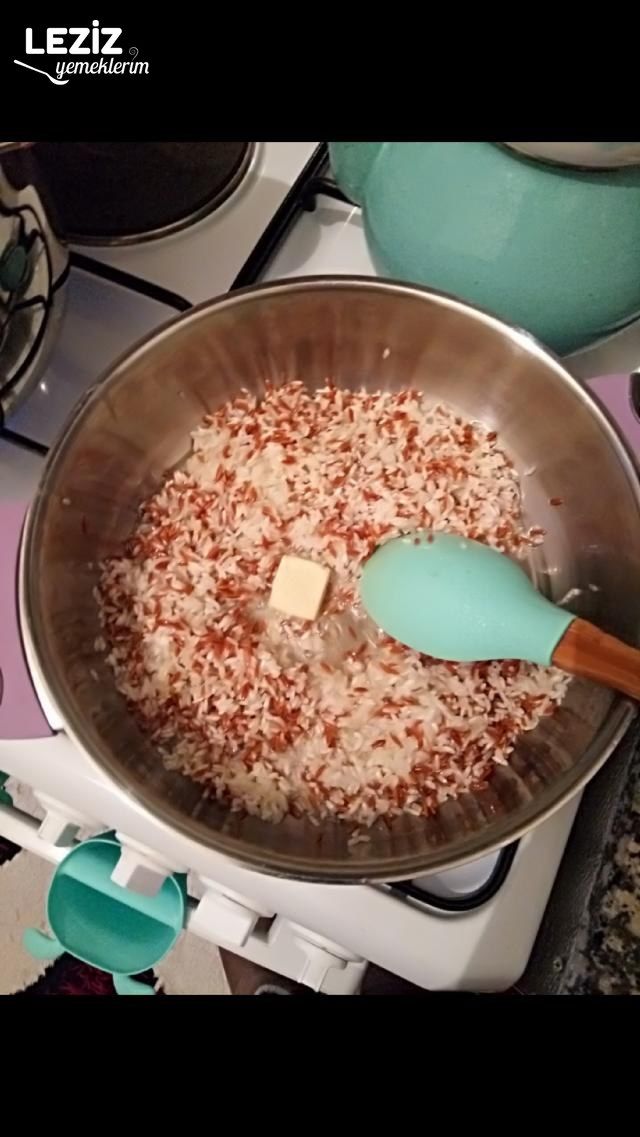 Nefis Arpa Şehriyeli Pirinç Pilavı