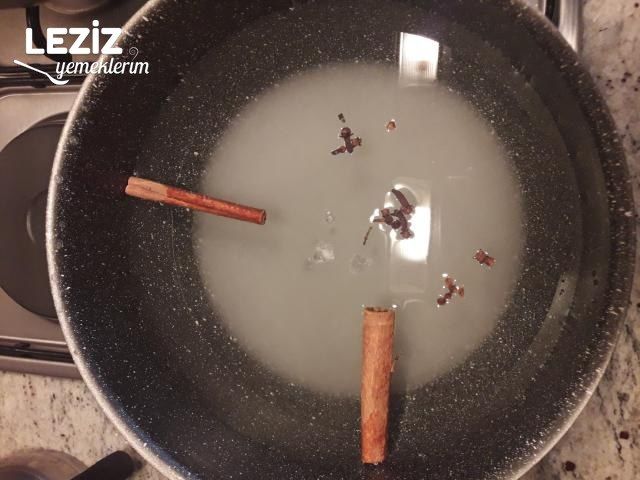 Kuru Reyhan İle Kaynatılarak Reyhan Şerbeti