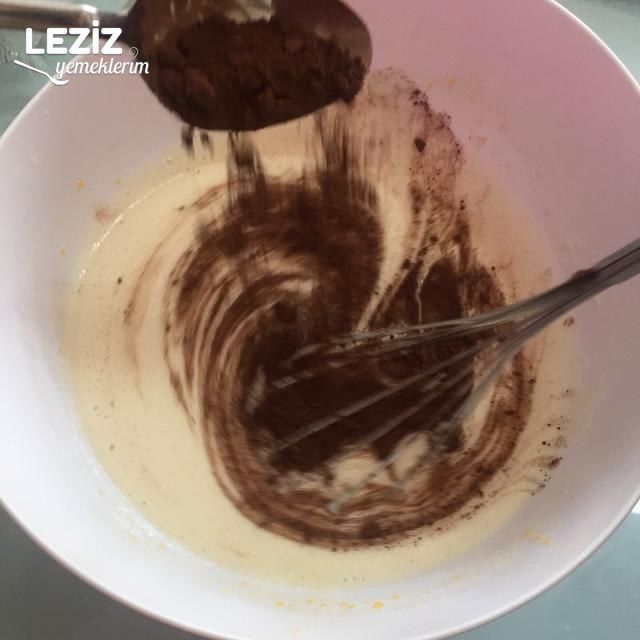 Tencerede Pişen Kalıpta Yumuşacık Islak Kek