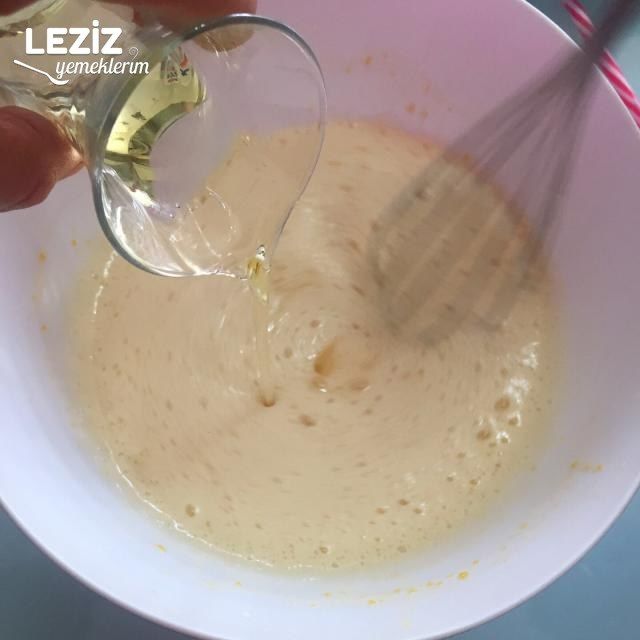 Tencerede Pişen Kalıpta Yumuşacık Islak Kek Leziz Yemeklerim