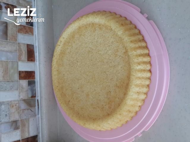 Tart Kalıbında Çilekli Pamuk Pasta Leziz Yemeklerim
