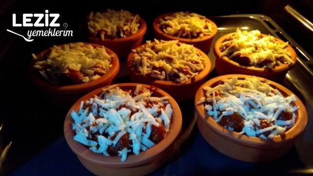 Nefis Güveçte Püreli Köfte Tarifi