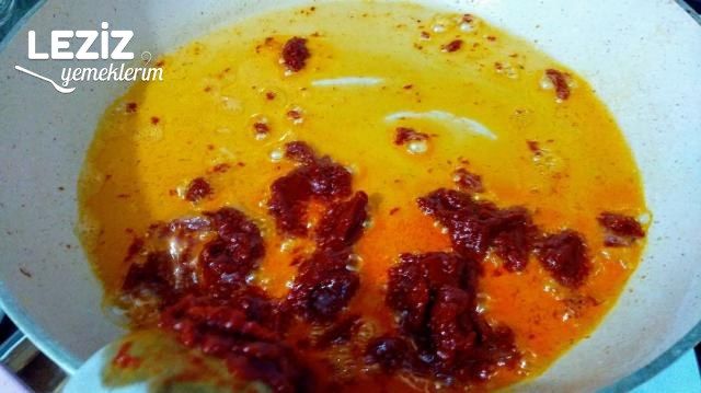 Nefis Güveçte Püreli Köfte Tarifi