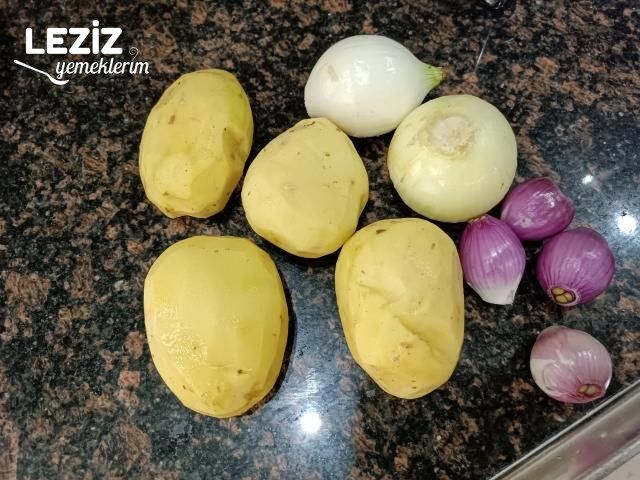 Fırında Baharatlı Elma Dilim Patates (Özel Sosuyla)