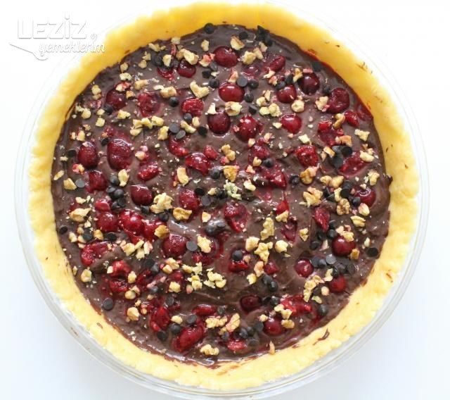 Pudingli Vişne Parçalı Turta