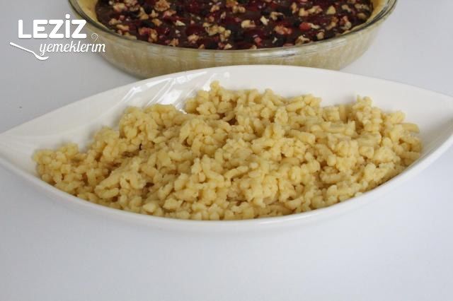 Pudingli Vişne Parçalı Turta