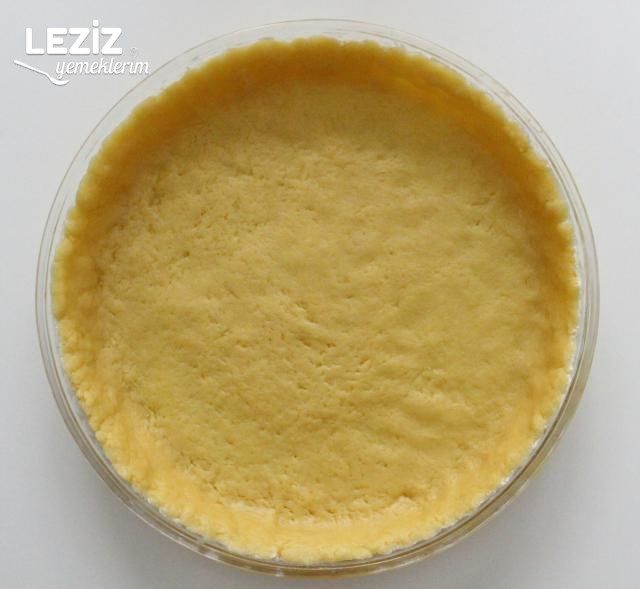 Pudingli Vişne Parçalı Turta