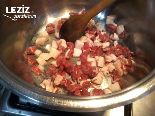 Nefis Soğanlı Et Kavurması