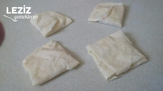 Sahur İçin Pratik Peynirli Sucuklu Gözleme