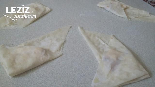 Sahur İçin Pratik Peynirli Sucuklu Gözleme