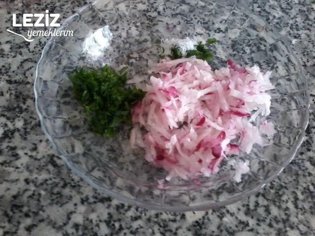 Yoğurtlu Turp Salatası