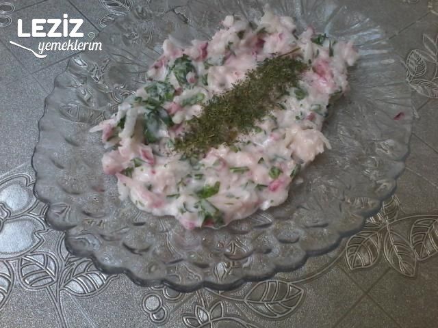 Yoğurtlu Turp Salatası