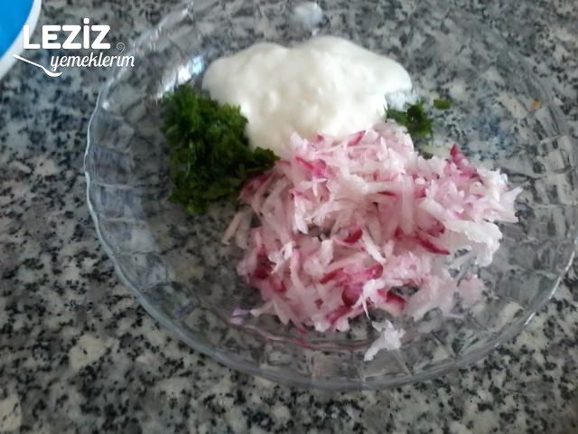 Yoğurtlu Turp Salatası