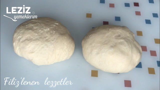 Tek Hamurdan Hem Peynirli Hemde Damla Çikolatalı Poğaça Videolu