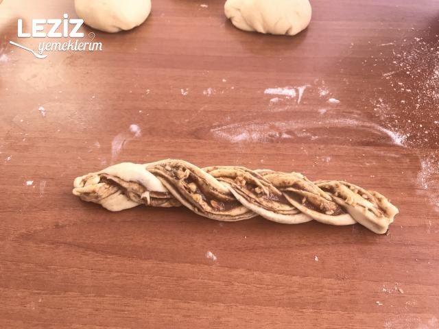 Haşhaşlı Açma Çörek