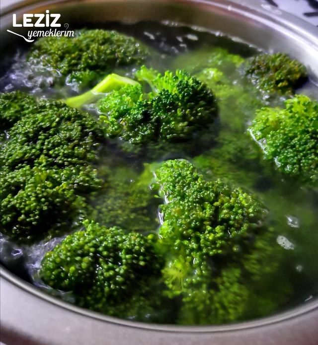 Sağlıklı Nefis Brokoli Çorbası