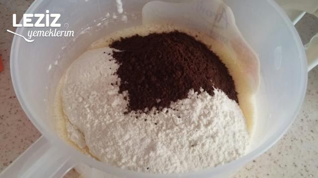 Vişneli Kakaolu Muffinler