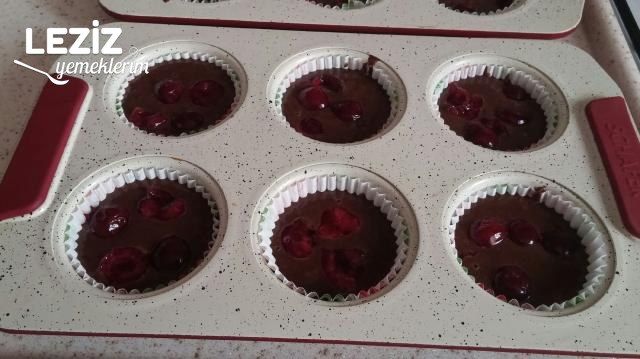 Vişneli Kakaolu Muffinler