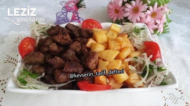 Nefis Arnavut Ciğeri Tarifi (Soğan Salatası İle)