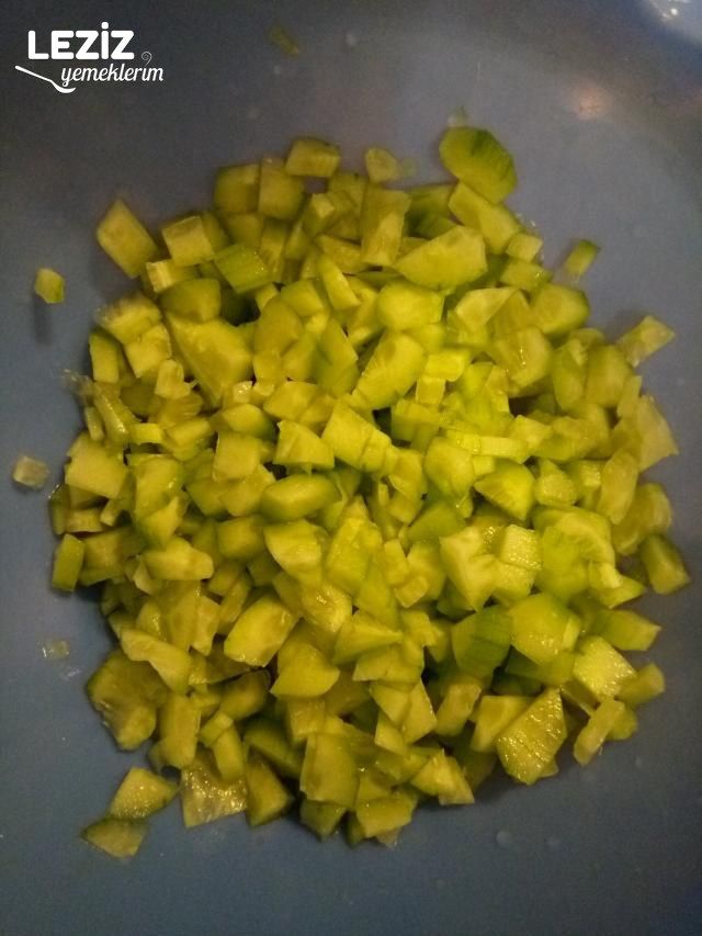 Cacık Tarifi (Sarımsaklı)