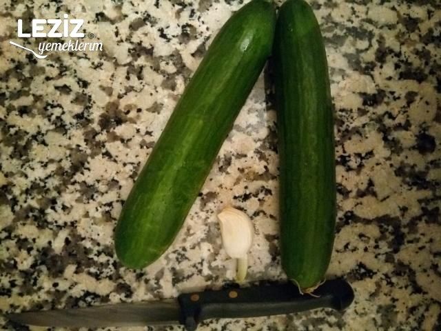 Cacık Tarifi (Sarımsaklı)