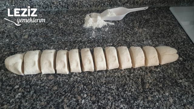 Tavada Ispanaklı D Börek (El Açması) Leziz Yemeklerim