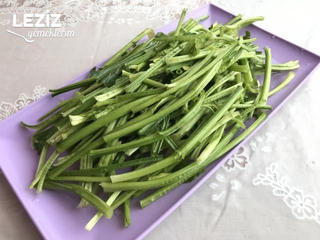 Ispanak Sapı / Kökü Kavurması