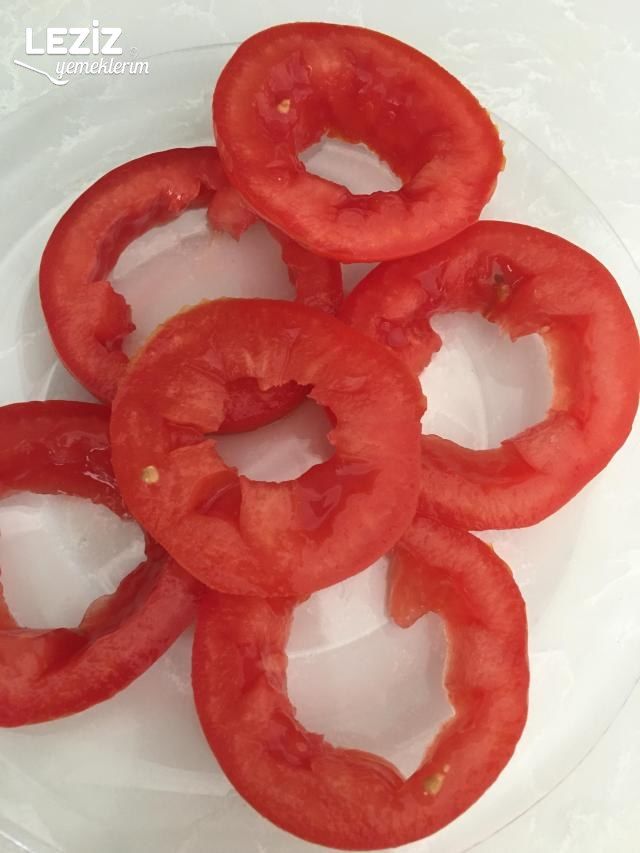 Nefis Domatesli Yumurta Tarifi