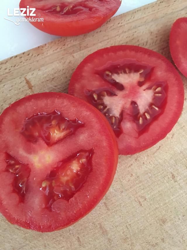 Nefis Domatesli Yumurta Tarifi