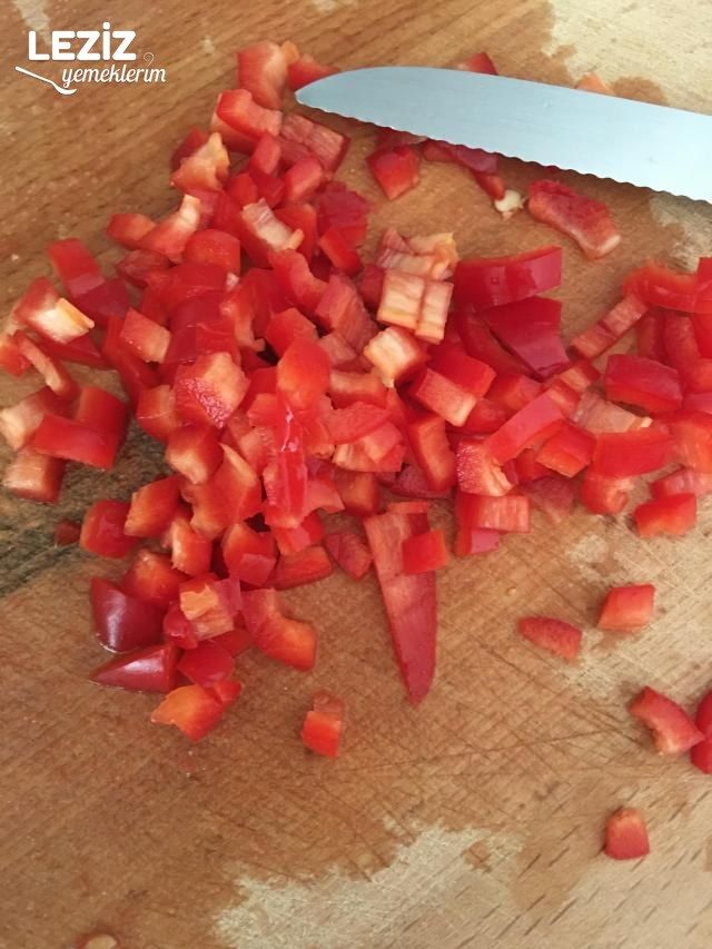 Nefis Domatesli Yumurta Tarifi