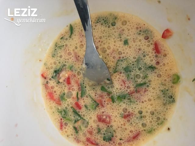 Nefis Domatesli Yumurta Tarifi