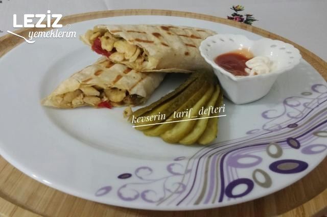 Enfes Ev Yapımı Tavuklu Dürüm