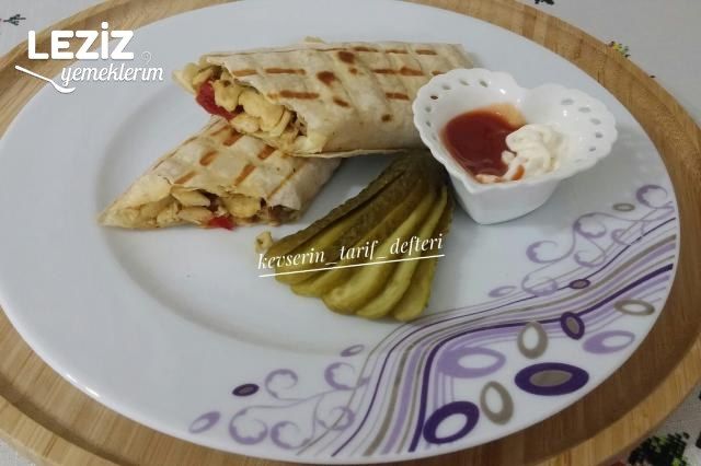 Enfes Ev Yapımı Tavuklu Dürüm