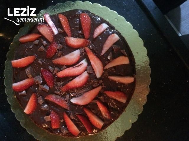 Çilekli Oreolu Pasta Leziz Yemeklerim