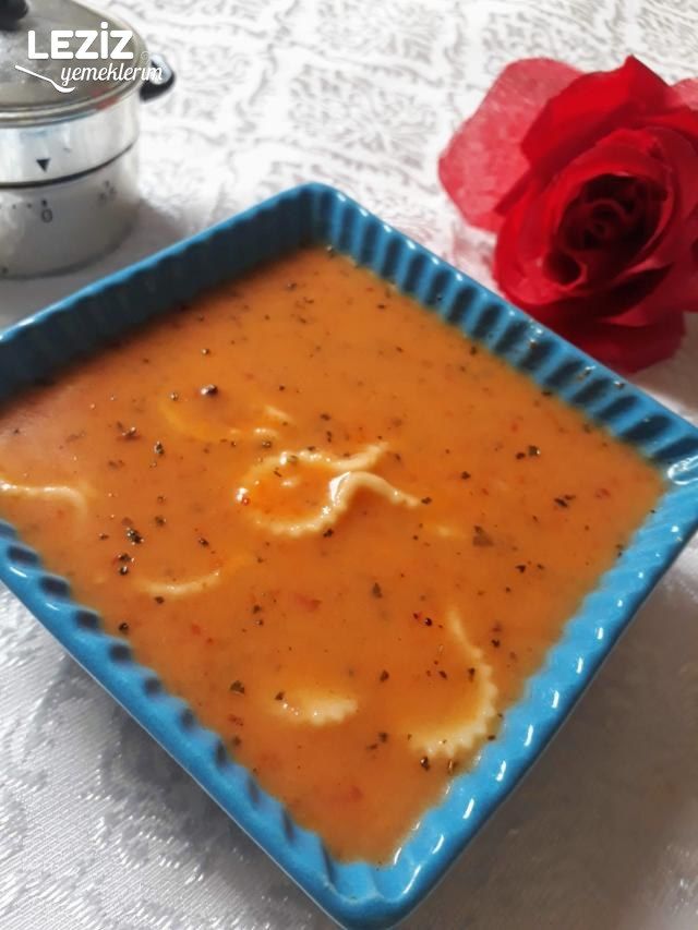 Makarnalı Domates Çorbası