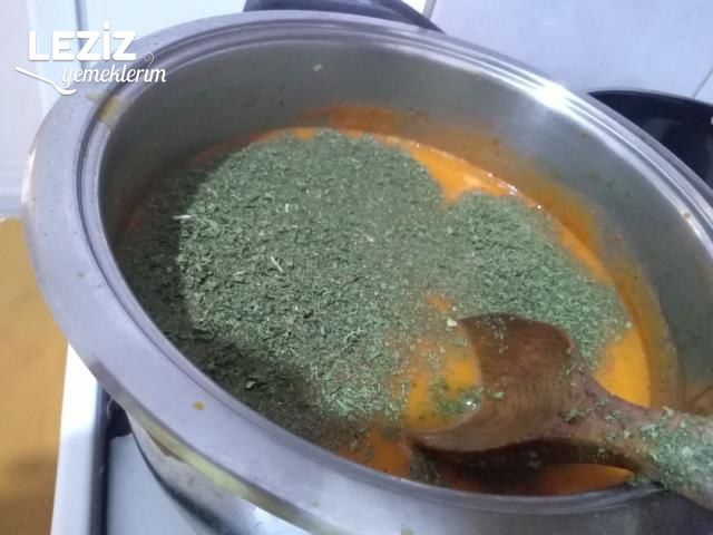 Makarnalı Domates Çorbası