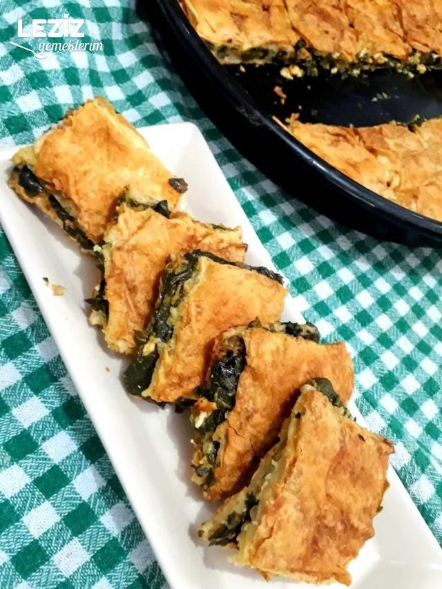 Peynirli Semizotlu Tepsi Böreği